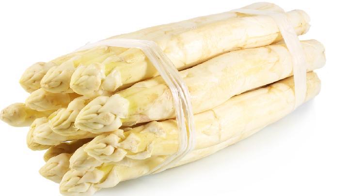 喝水減肥得看時(shí)間 不同時(shí)間喝不同水有助瘦身-易網(wǎng)健康<a href=http://m.henggaotouzi.com/jkys/ target=_blank class=infotextkey>養(yǎng)生</a>網(wǎng) 喝水減肥得看時(shí)間 不同時(shí)間喝不同水有助瘦身