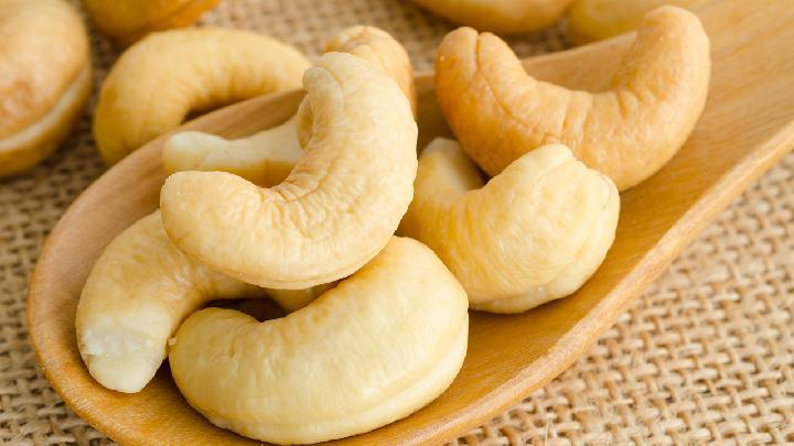 中醫解讀易胖體質減肥法 這3大類體質容易導致肥胖-易網健康<a href=http://m.henggaotouzi.com/jkys/ target=_blank class=infotextkey>養生</a>網 中醫解讀易胖體質減肥法 這3大類體質容易導致肥胖