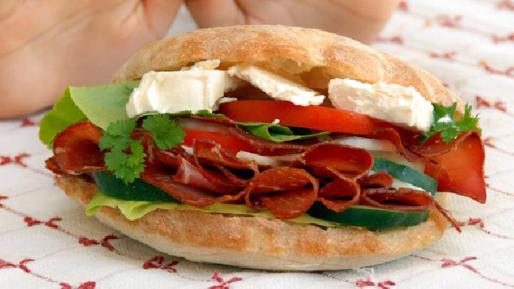 跑步和跳繩哪個更減肥 選擇最適合自己才是最好的