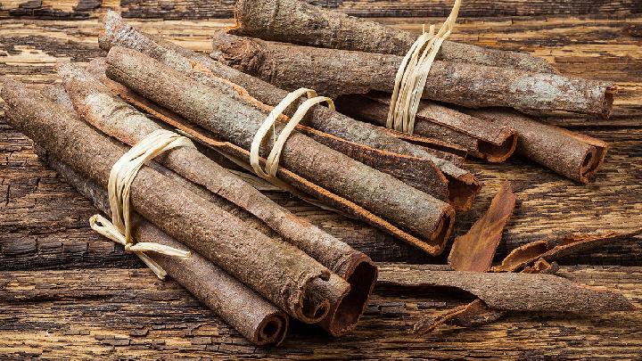 韭菜能減肥嗎?韭菜有利于減肥嗎?-易網(wǎng)<a href=http://m.henggaotouzi.com/ target=_blank class=infotextkey>健康養(yǎng)生</a>網(wǎng) 韭菜能減肥嗎?韭菜有利于減肥嗎?