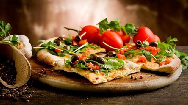 每天睡覺前喝蜂蜜水能減肥嗎？蜂蜜水有減肥功效嗎？