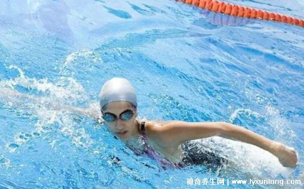 游泳對(duì)身體有什么好處和壞處，增強(qiáng)抵抗力/減肥(誘發(fā)眼耳部疾病)