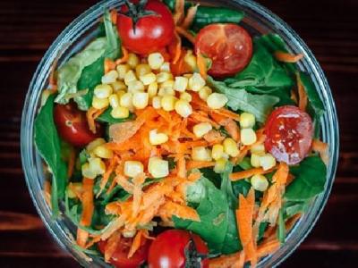 檸檬片泡水減肥的功效怎么樣？檸檬泡水的減肥方法