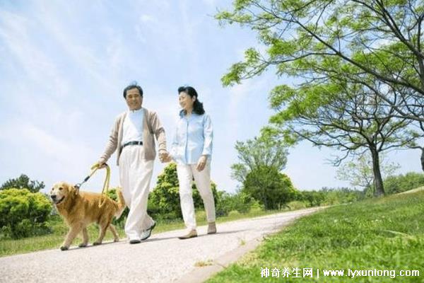 子宮肌瘤最怕三個(gè)運(yùn)動(dòng)，散步/打太極/游泳有利恢復(fù)(附禁忌食物)