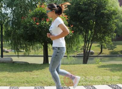 跑步要不要戴護膝 這些好處讓你對護膝“愛不釋手”