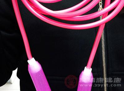 有哪些不去健身房也可以在家做的運(yùn)動 此文給你參考