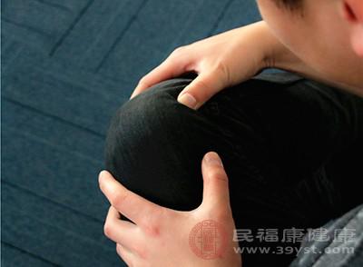 每天都堅(jiān)持深蹲對(duì)身體有什么好處 新手如何深蹲