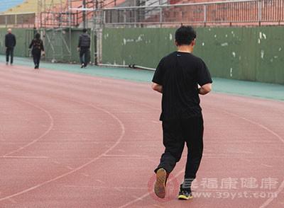 你適合每天跑步嗎 堅持每天都跑10公里的人 身體都怎么樣了