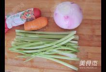 什錦辣炒方便面的做法-香辣味炒菜譜