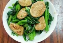 菜心炒魚餅的做法-咸鮮味炒菜譜