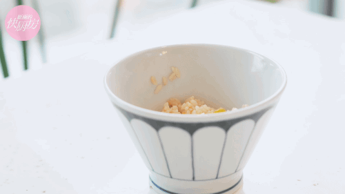 金沙炒飯的做法-咸鮮味炒菜譜