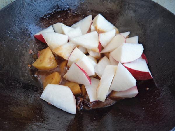 土豆燉蘿卜的做法-家常味燉菜譜