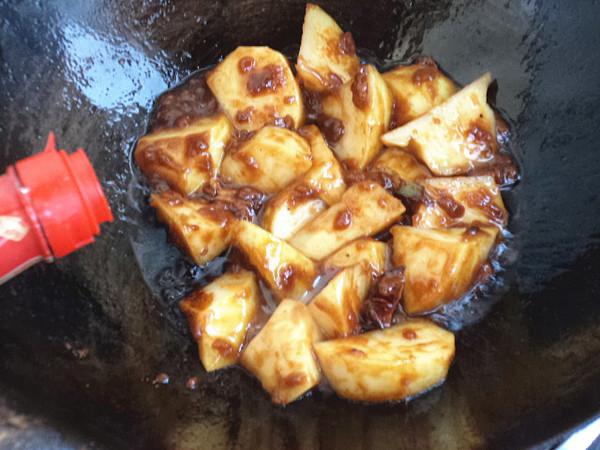 土豆燉蘿卜的做法-家常味燉菜譜