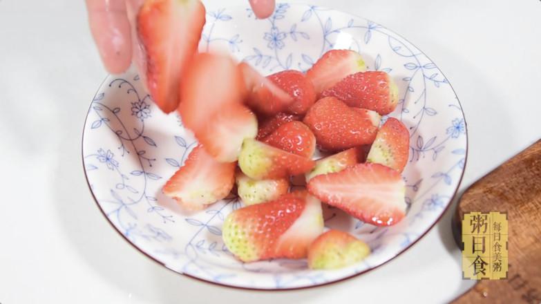 粥日食丨草莓糙米粥的做法-甜味煮菜譜