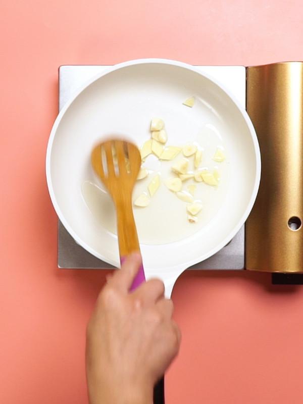 茄子煲的做法-家常味燒菜譜-易網<a href=http://m.henggaotouzi.com/ target=_blank class=infotextkey>健康養生</a>網 茄子煲的做法-家常味燒菜譜