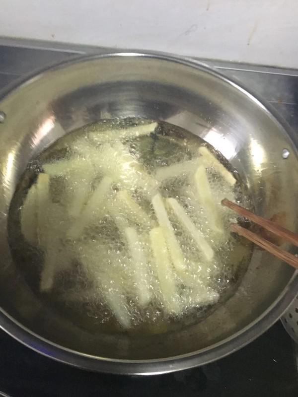 香脆薯?xiàng)l的做法-茄汁味炸菜譜