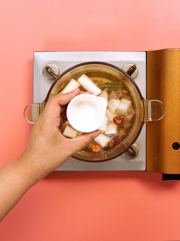 牛腩燉蘿卜的做法-咸鮮味燉菜譜