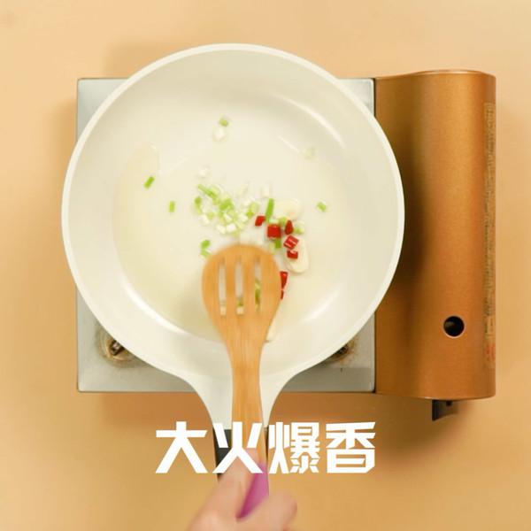 炒白菜的做法-家常味炒菜譜