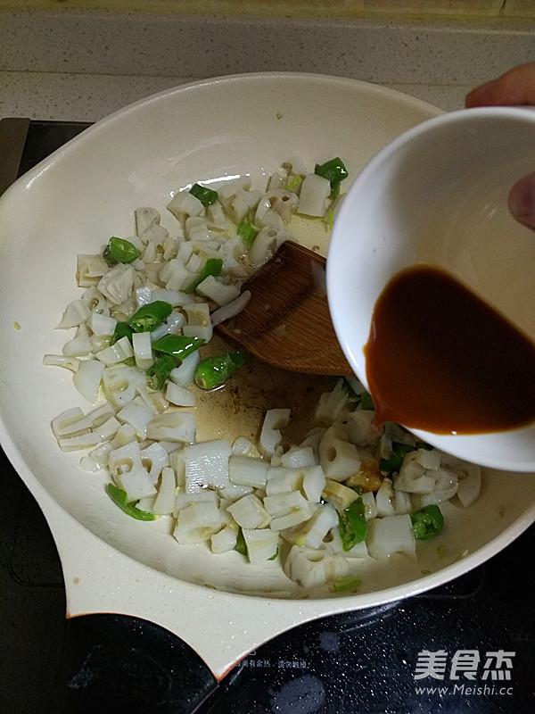 清炒藕丁的做法-家常味炒菜譜-易網健康養生網 清炒藕丁的做法-家常味炒菜譜