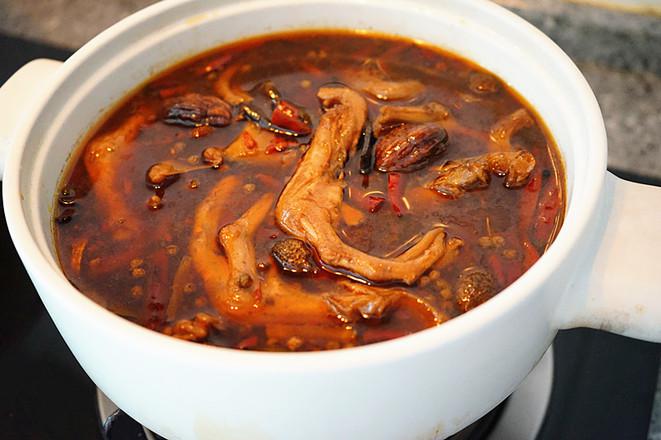 香辣鹵鴨掌的做法-家常味煮菜譜