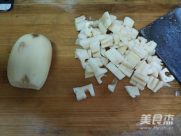 清炒藕丁的做法-家常味炒菜譜-易網健康養生網 清炒藕丁的做法-家常味炒菜譜