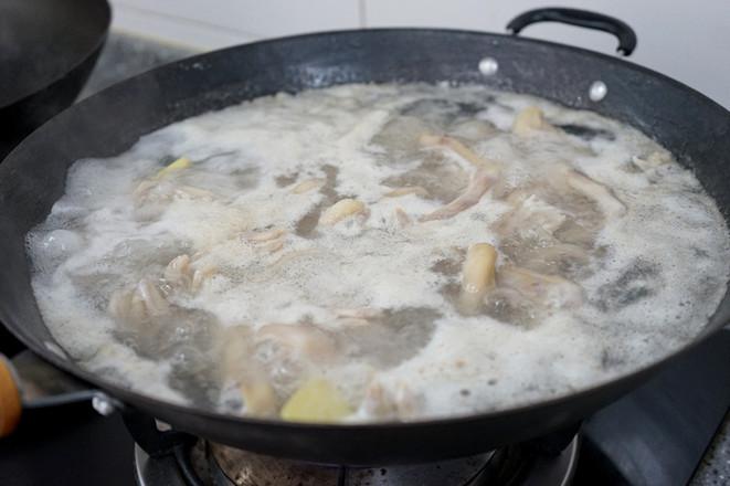 香辣鹵鴨掌的做法-家常味煮菜譜