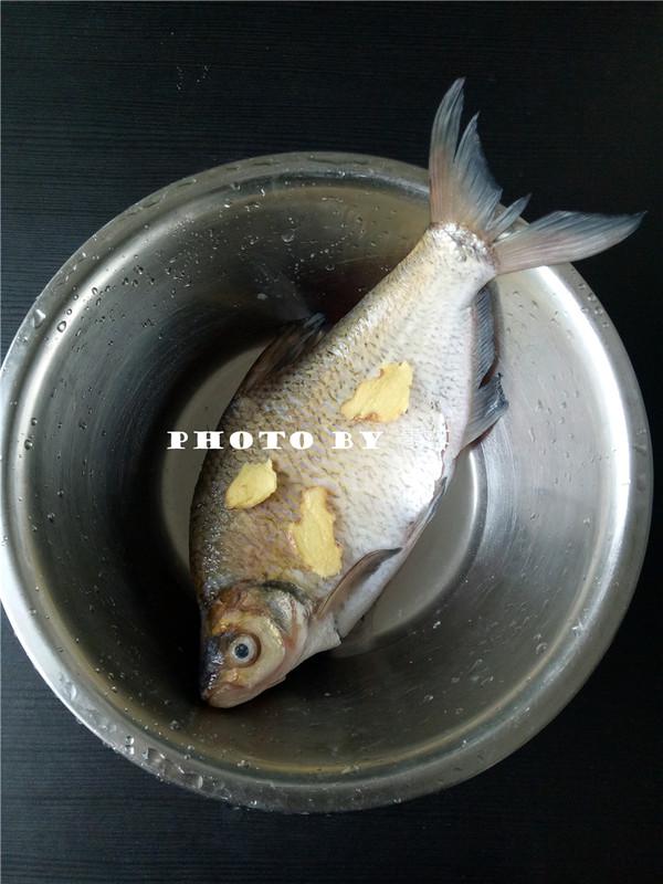 澆汁武昌魚的做法-酸辣味煮菜譜