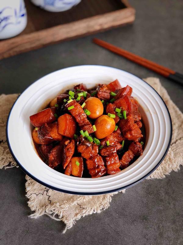 五花肉燉鵪鶉蛋的做法-咸鮮味燉菜譜
