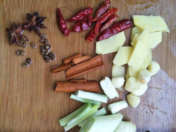 紅燒肉燉土豆的做法-家常味燉菜譜