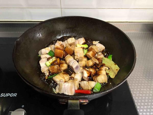 五花肉燉鵪鶉蛋的做法-咸鮮味燉菜譜