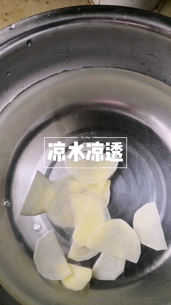 爽口土豆片的做法-酸甜味拌菜譜-易網(wǎng)<a href=http://m.henggaotouzi.com/ target=_blank class=infotextkey>健康養(yǎng)生</a>網(wǎng) 爽口土豆片的做法-酸甜味拌菜譜