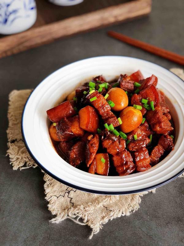 五花肉燉鵪鶉蛋的做法-咸鮮味燉菜譜