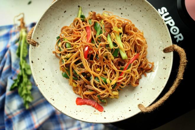 肉絲燜面的做法-家常味燜菜譜