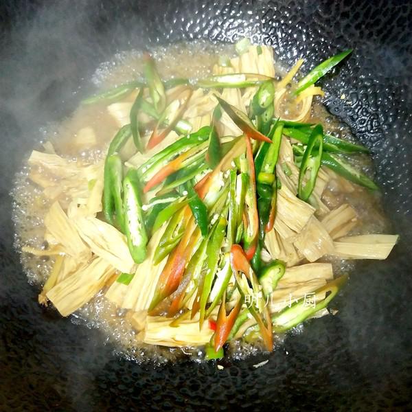 素炒腐竹的做法-家常味炒菜譜-易網健康養生網 素炒腐竹的做法-家常味炒菜譜