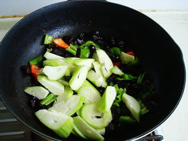 絲瓜木耳炒雞蛋的做法-咸鮮味炒菜譜