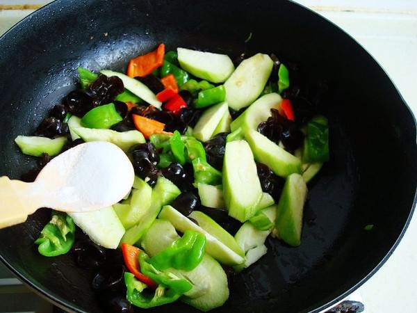 絲瓜木耳炒雞蛋的做法-咸鮮味炒菜譜