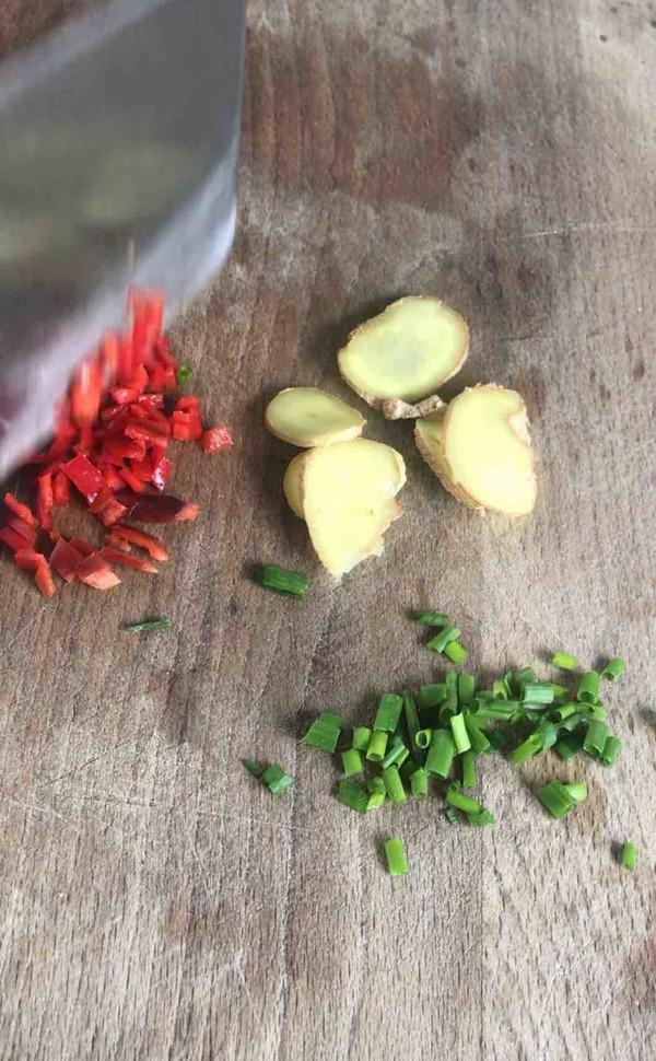 清蒸黃魚的做法-咸鮮味蒸菜譜