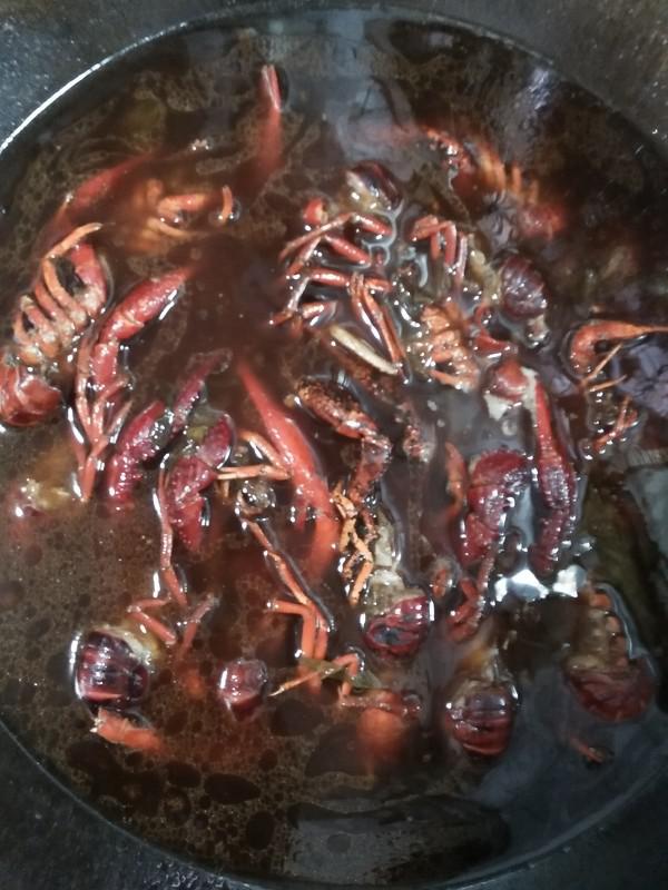 酸菜小龍蝦的做法-蒜香味炒菜譜