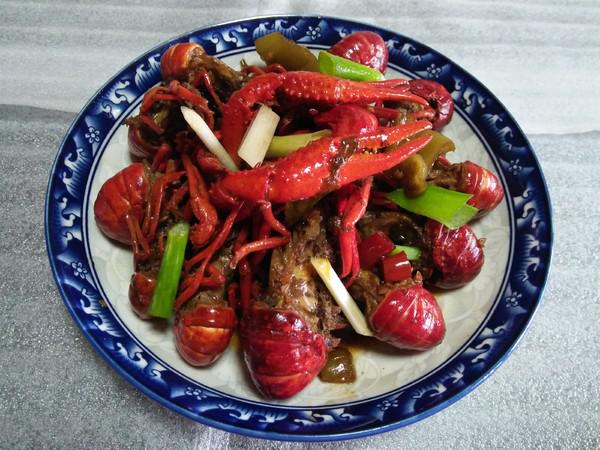 酸菜小龍蝦的做法-蒜香味炒菜譜