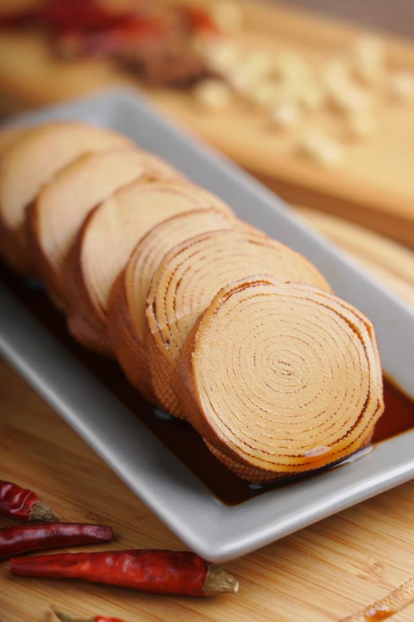 香鹵豆皮卷【孔老師教做菜】的做法-家常味煮菜譜