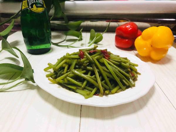 素炒山芋藤的做法-家常味炒菜譜