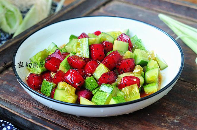 火龍果丸子拌黃瓜的做法-家常味拌菜譜