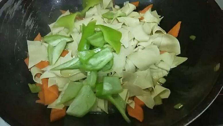 干豆腐炒尖椒的做法-家常味炒菜譜