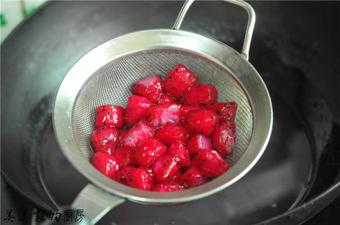 火龍果丸子拌黃瓜的做法-家常味拌菜譜