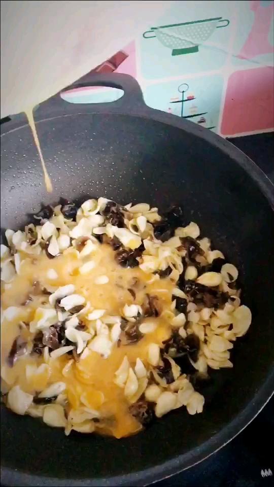 雞蛋煎百合的做法-家常味炒菜譜