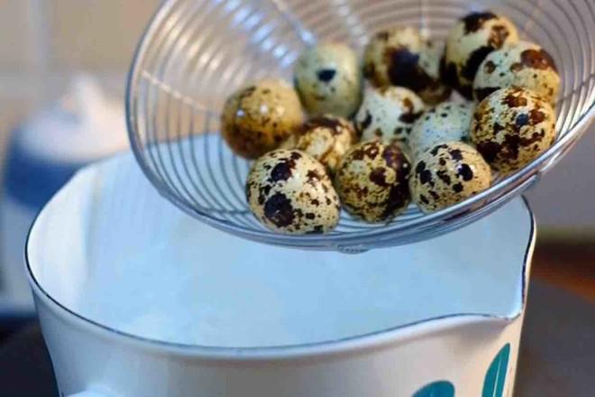 鵪鶉蛋燒排骨的做法-咸鮮味燒菜譜-易網(wǎng)健康養(yǎng)生網(wǎng) 鵪鶉蛋燒排骨的做法-咸鮮味燒菜譜