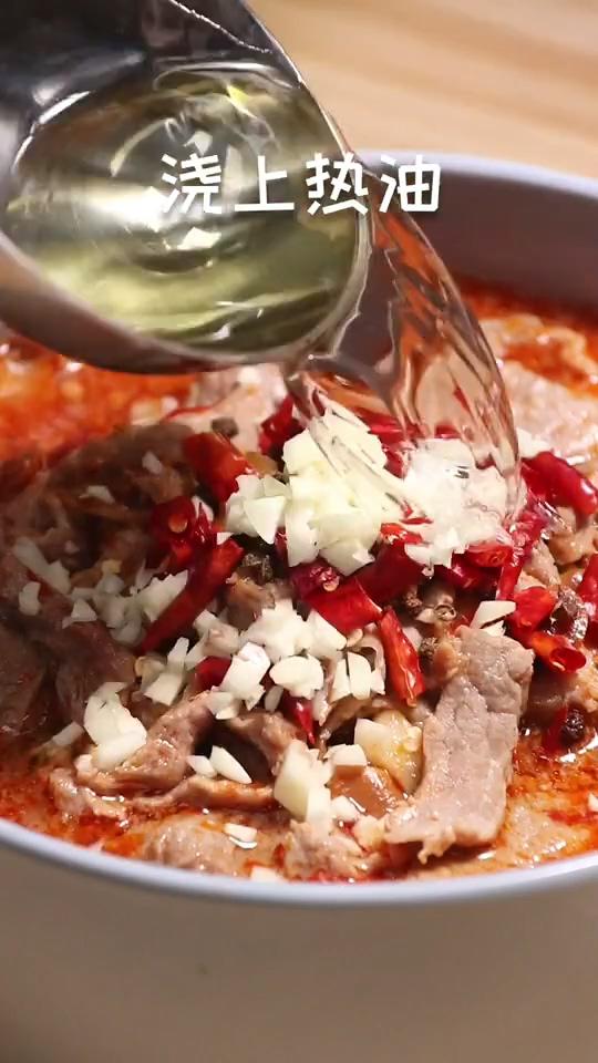 水煮牛肉的做法-香辣味炒菜譜-易網健康養生網 水煮牛肉的做法-香辣味炒菜譜
