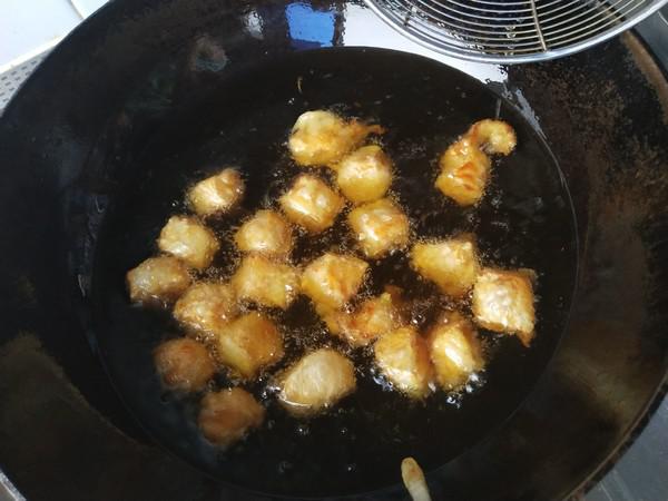 糖醋三文魚丁的做法-酸甜味炒菜譜