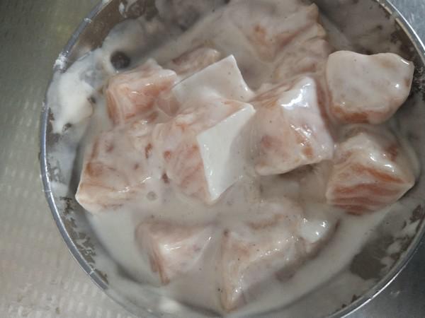 糖醋三文魚丁的做法-酸甜味炒菜譜