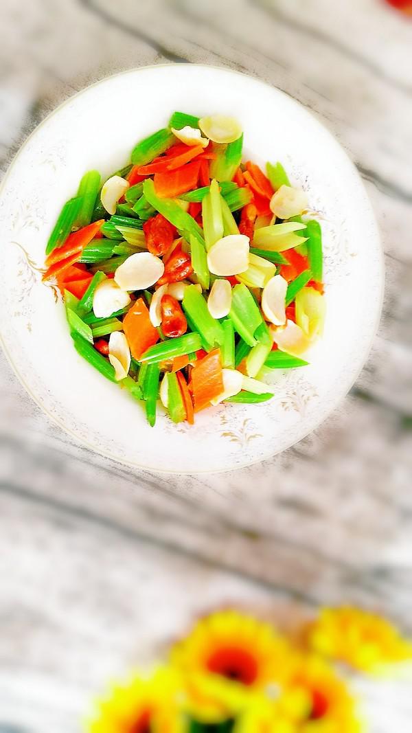 香芹百合的做法-家常味炒菜譜